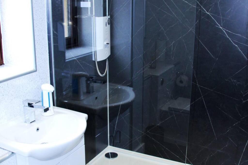 Premium Ground Floor Apartment, Near Fort William Town Centre Kültér fotó